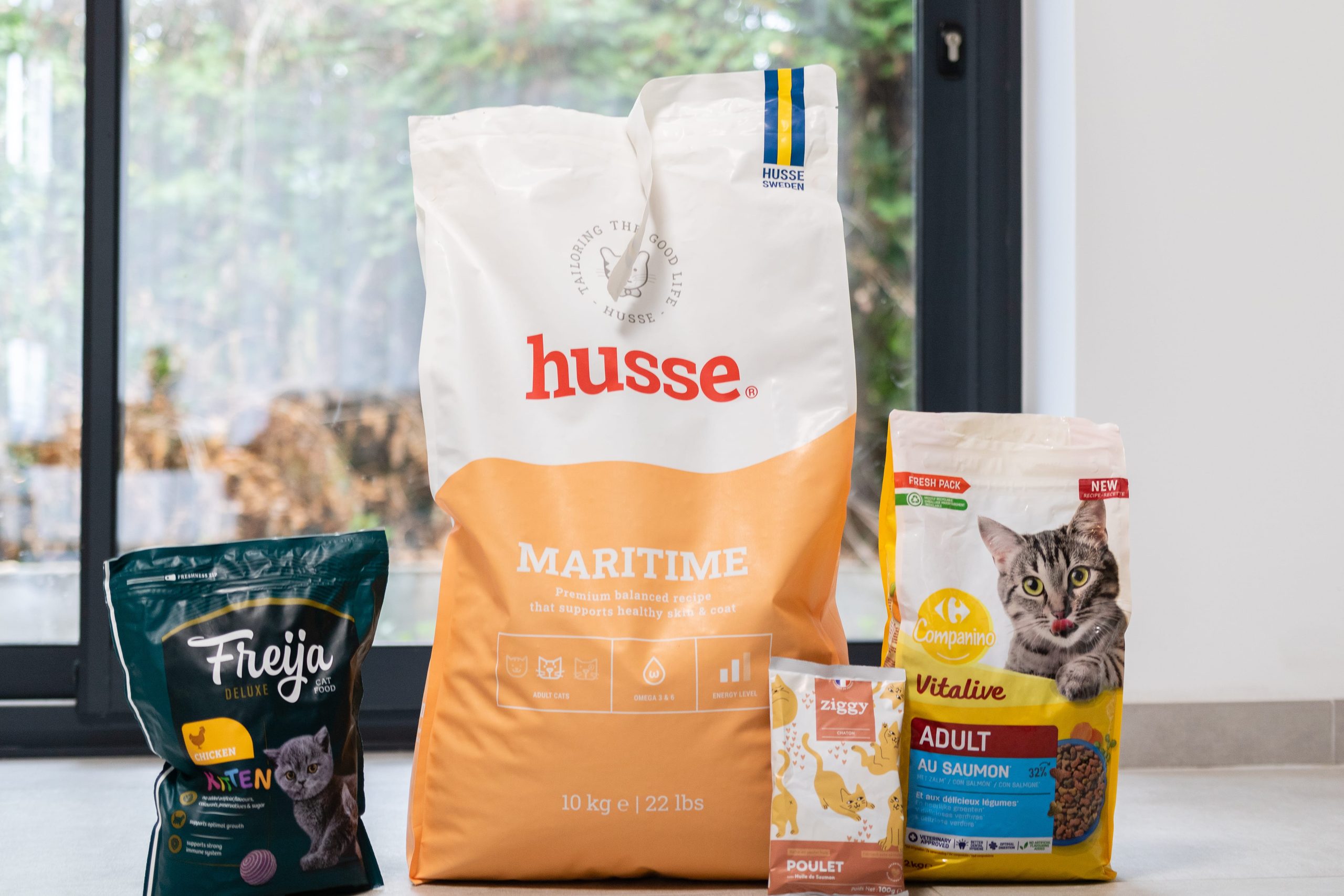 Croquettes pour maine coon haut de gamme et bas de gamme Croquettes pour maine coon haut de gamme et bas de gamme